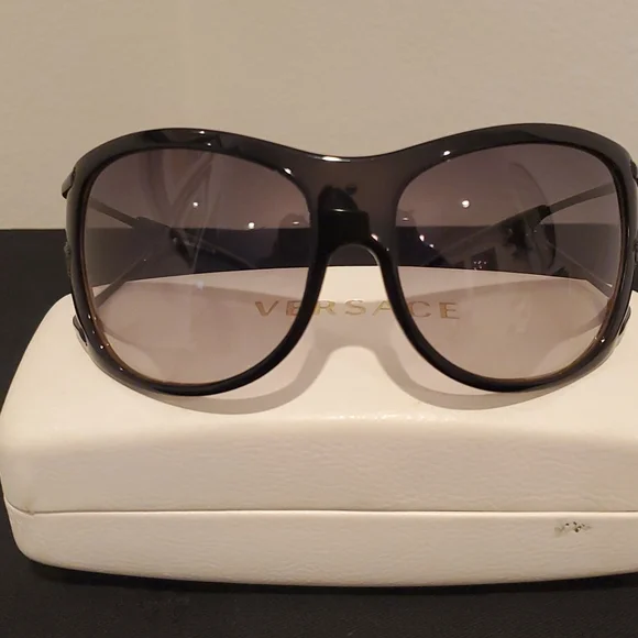 Versace sunglasses 4086 Versace 4466U GB1/87 Sunglasses - US main image 4
